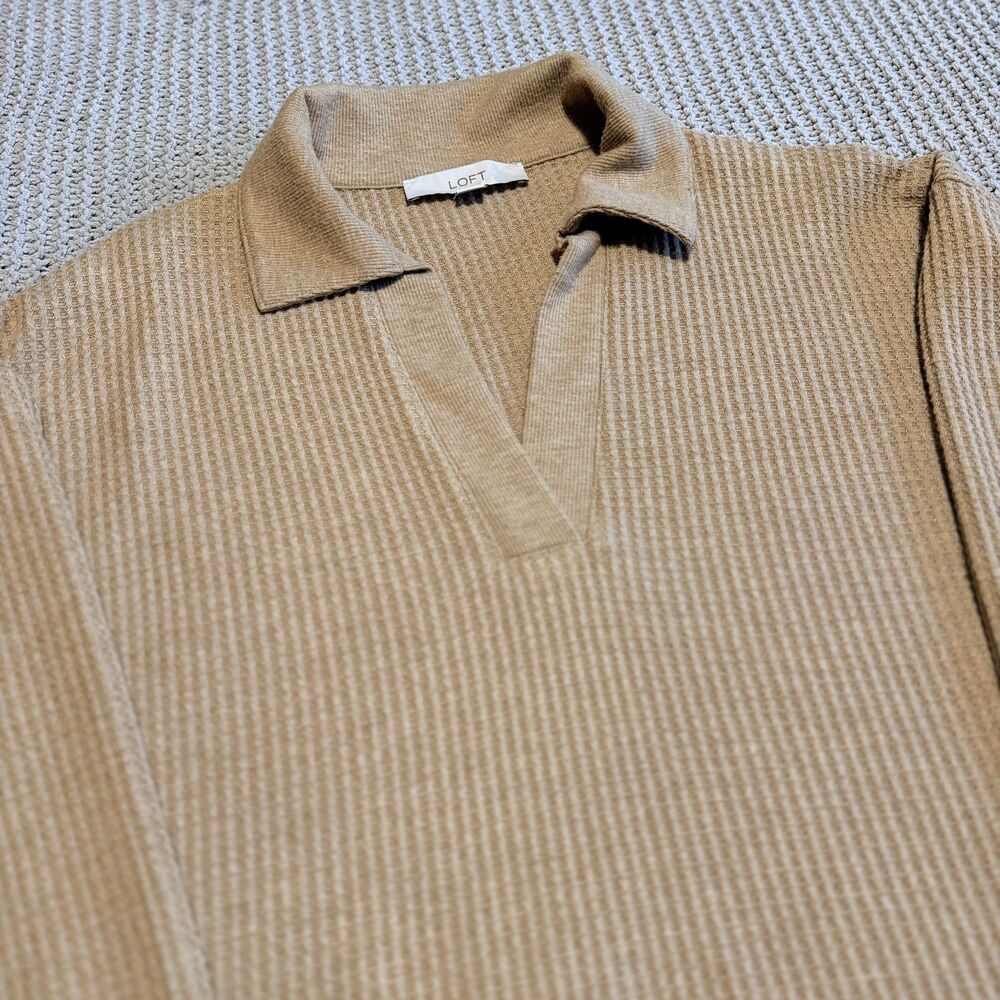 LOFT Womens Waffle Knit Polo Sweater Size M Tan Beige Long Sleeve V-Neck